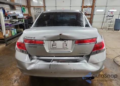 2011 Honda Accord Se z USA, uszkodzony, nr VIN 1HGCP2F62BA107324